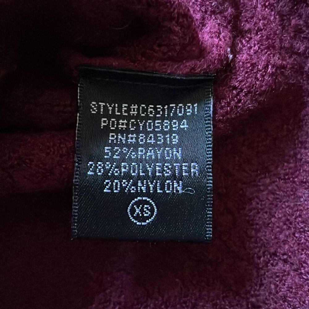 Cyrus Modern High Low Cable Knit Sweater - Picture 6 of 8
